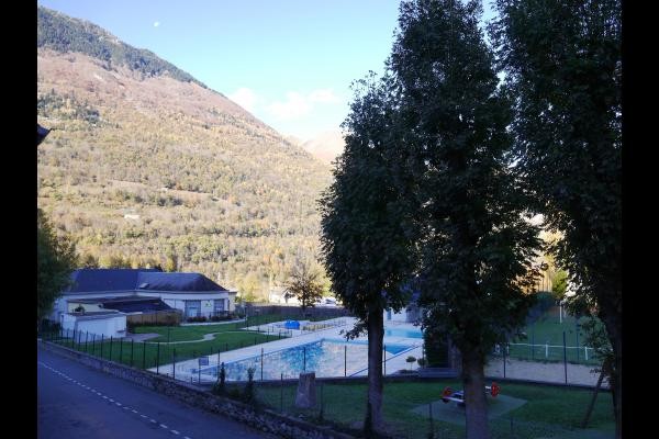 La piscine municipale vue de l'appartement