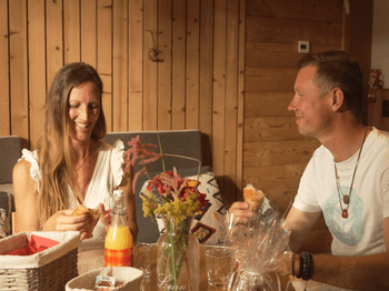 petit dejeuner - ecureuil - nature cottage vosges