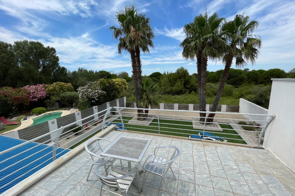 Terrasse et jardin privé – Villa avec extérieur à La Grande Motte