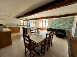 Espace de vie vue depuis la table à manger