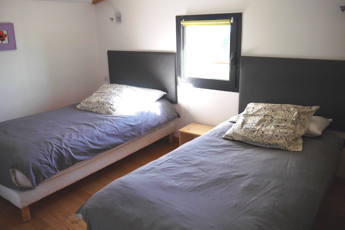chambre 2 étage accessible en passant par le dortoir
