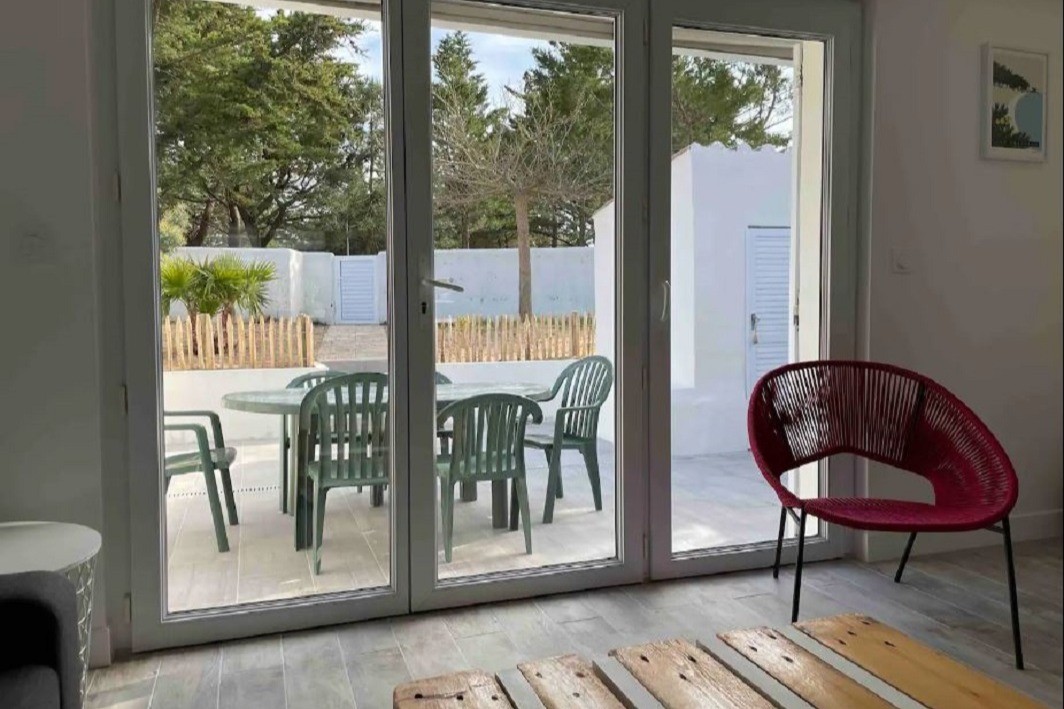 SAlon donnant sur la terrasse