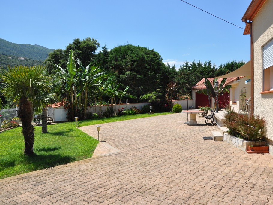Panoramic view around the house