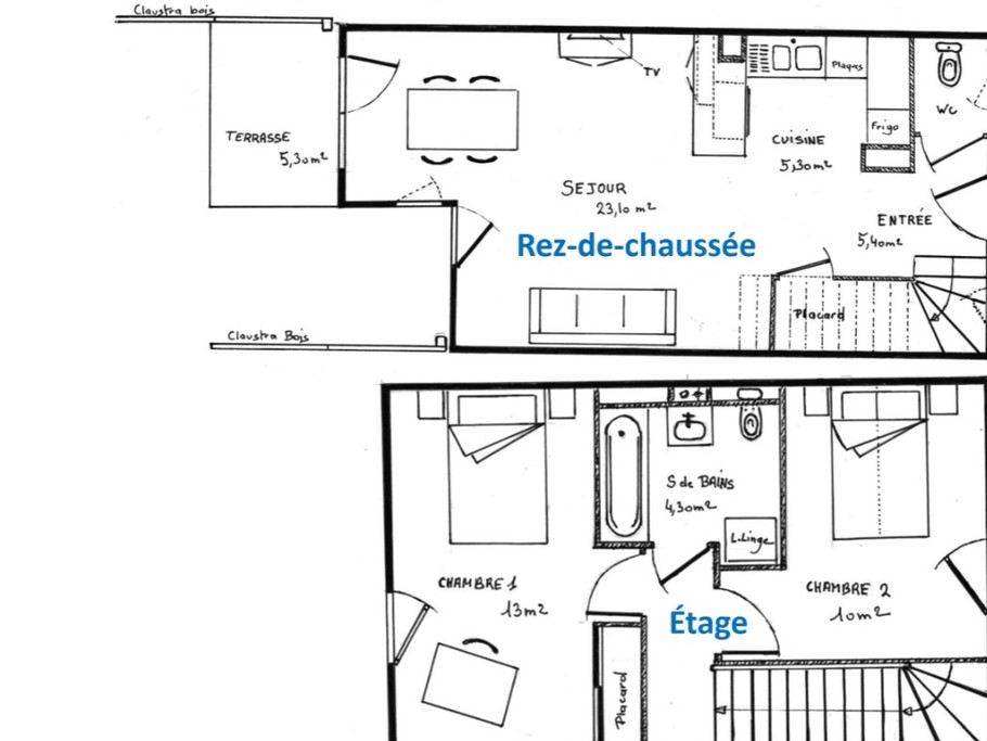 Grande pièce de vie au RDC avec cuisine équipée, coin salon avec TV et séjour. La baie vitrée donne accès au jardin de 70m². WC. A l'étage, 1 chambre 2 pers (2 lits 90x200cm ou 1 lit 180*200) et 1 chambre 2 pers (1 lit 160x200) avec coin bureau. SDB et WC