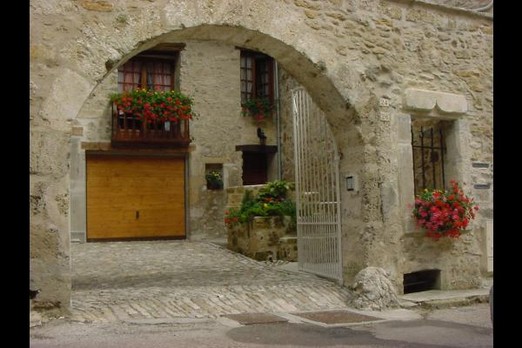 Entrée principale de  la propriété