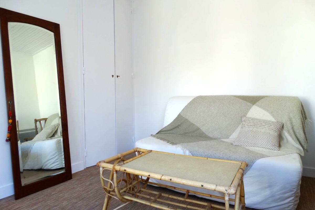 Chambre à l'étage avec un BZ