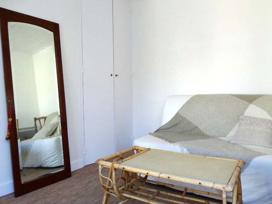 Chambre à l'étage avec un BZ