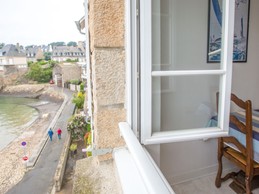 vue sur la cale de Solidor et passage du GR34