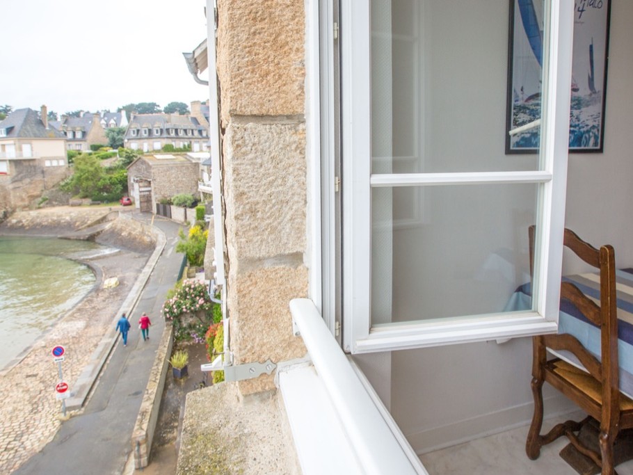 vue sur la cale de Solidor et passage du GR34