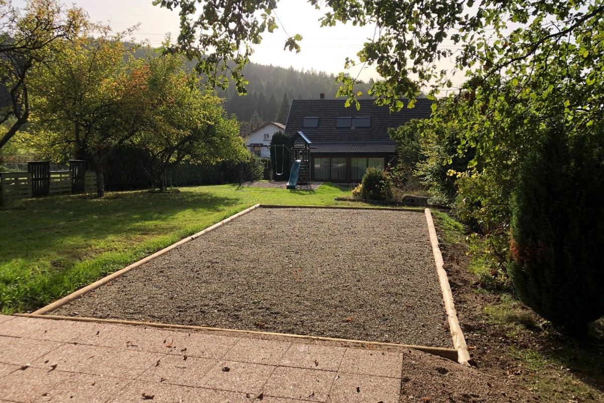 Terrain de pétanque/espace jeux