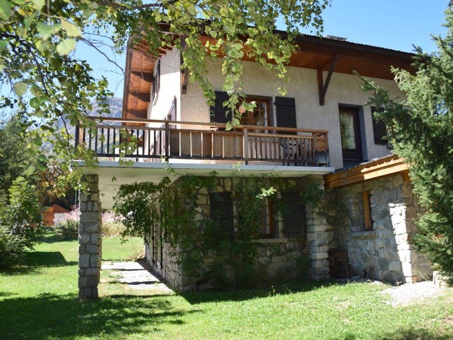 Vue sur le jardin et la terrasse