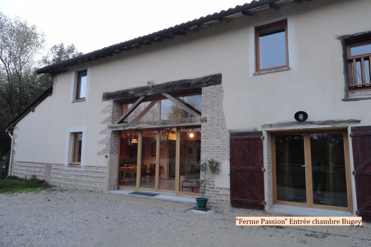 "Ferme Passion" - Entrée chambre Bugey