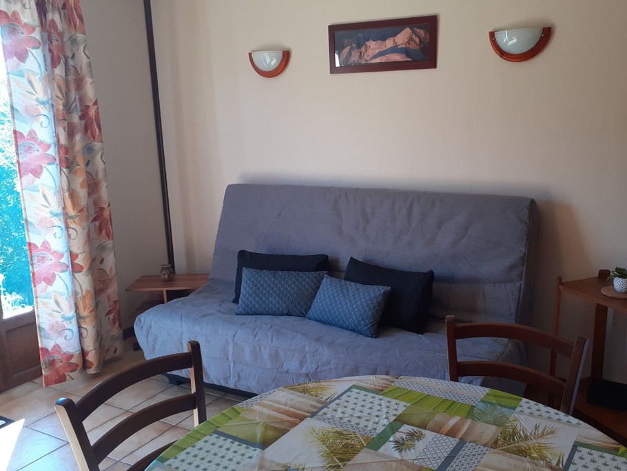 Séjour avec nouveau canapé-lit