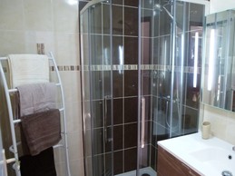 La salle d'eau avec douche 90x90 cm