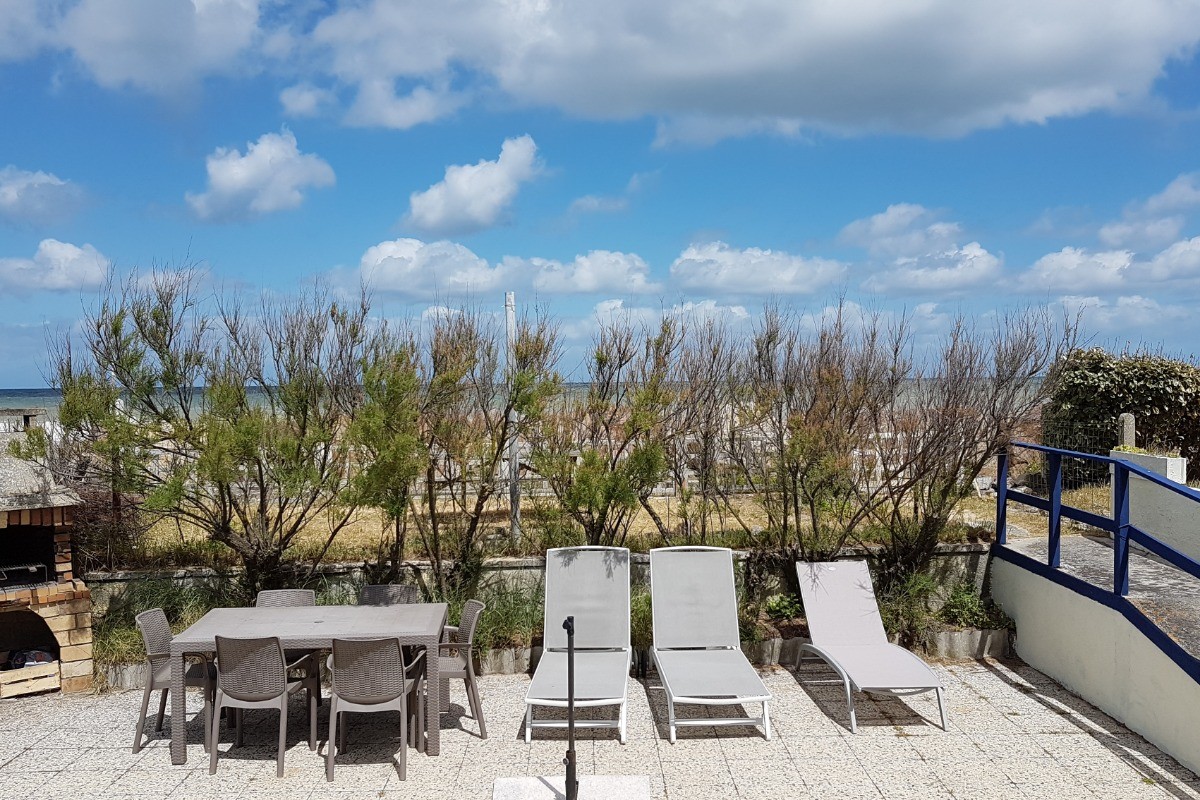 terrasse devant la mer