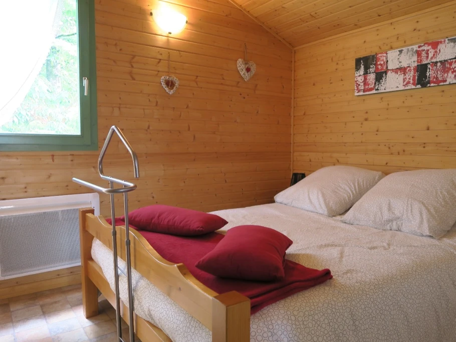 Chambre avec lit double