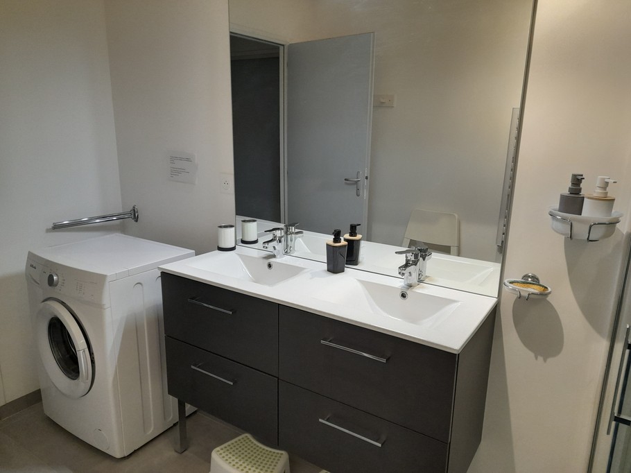 la salle de douche de la bergerie