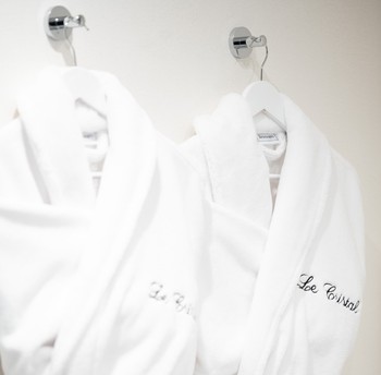 Peignoir à votre disposition - Studio Le Cristal