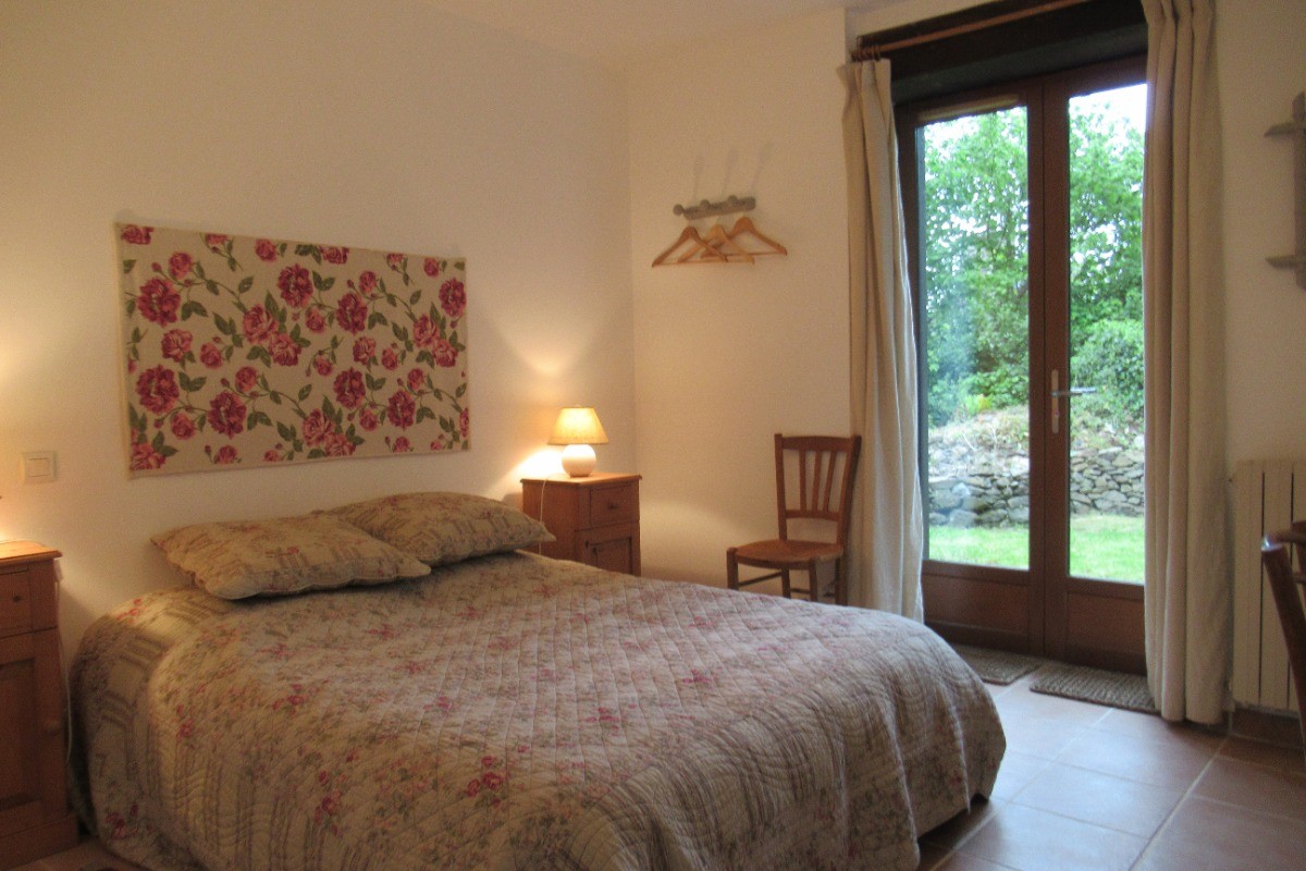 Rez-de-chaussée  : la "chambre campagne" / The country style bedroom