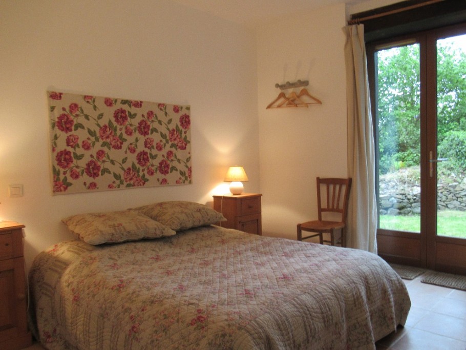 Rez-de-chaussée  : la "chambre campagne" / The country style bedroom