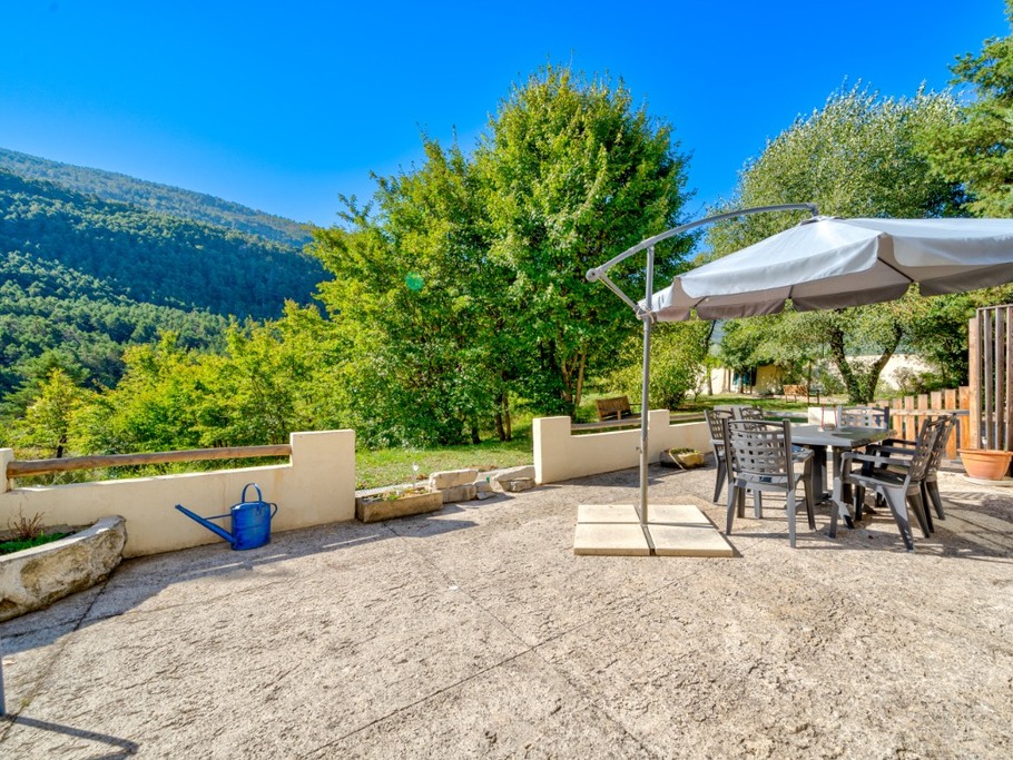Gîte les Cougnas, terrasse spacieuse