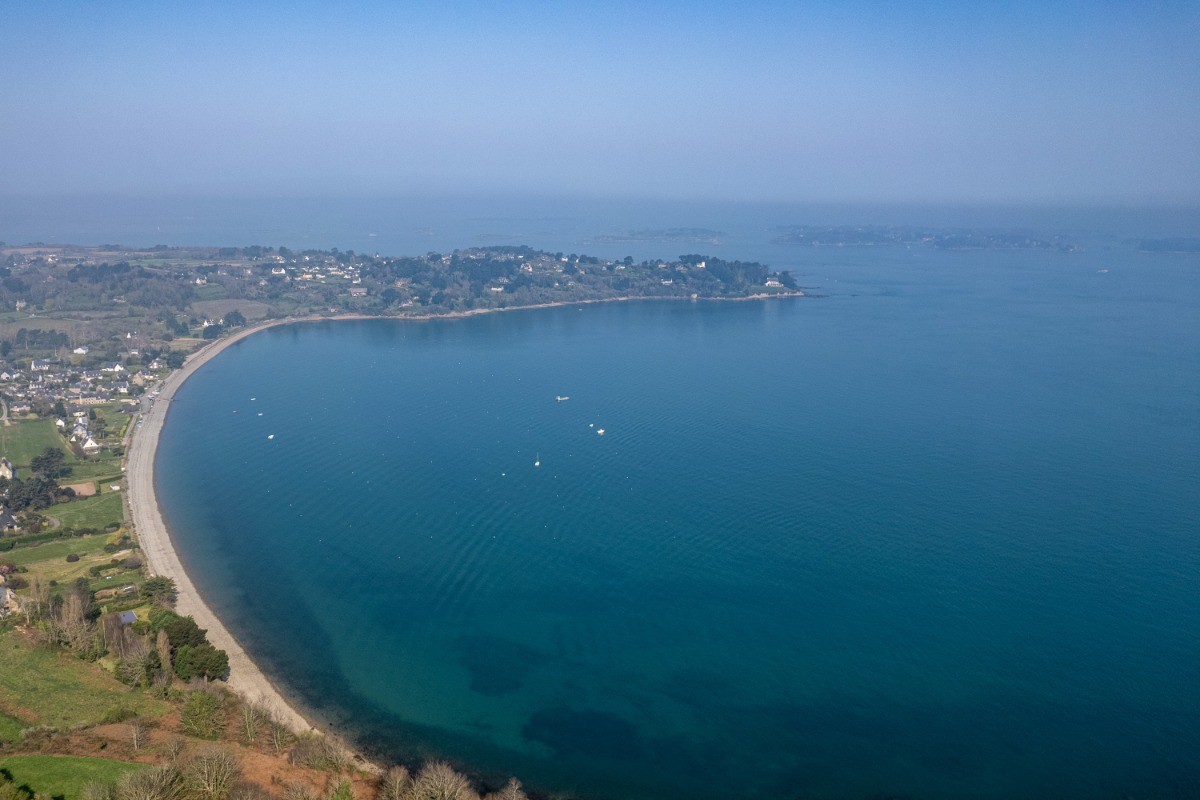 La plage située à 600m à du gîte
