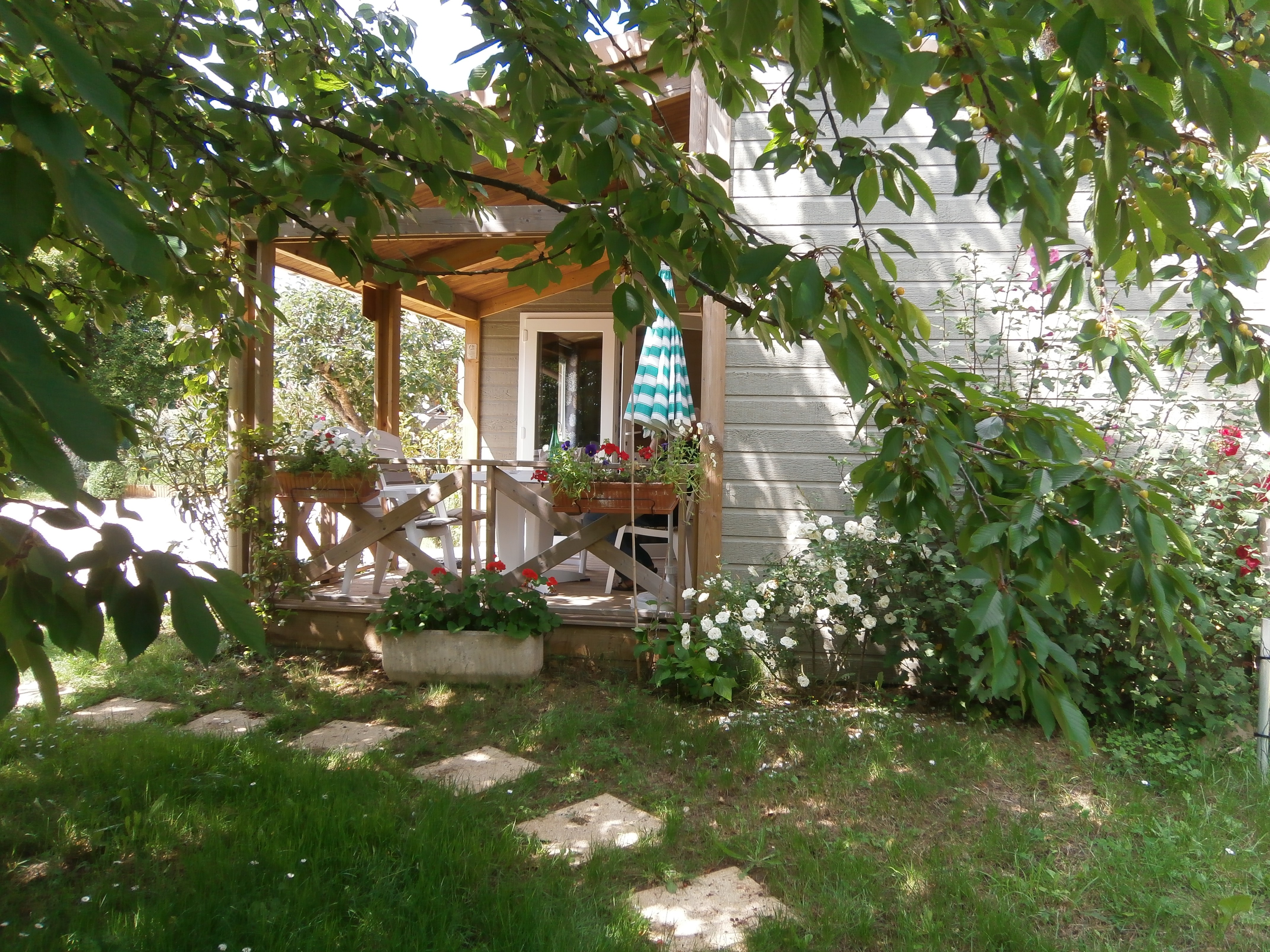 Le Prunier holiday cottage with disabled access near Jonzac in Charente-Maritime