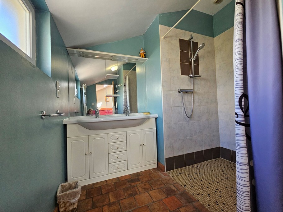 Salle d'eau rez-de-chaussée