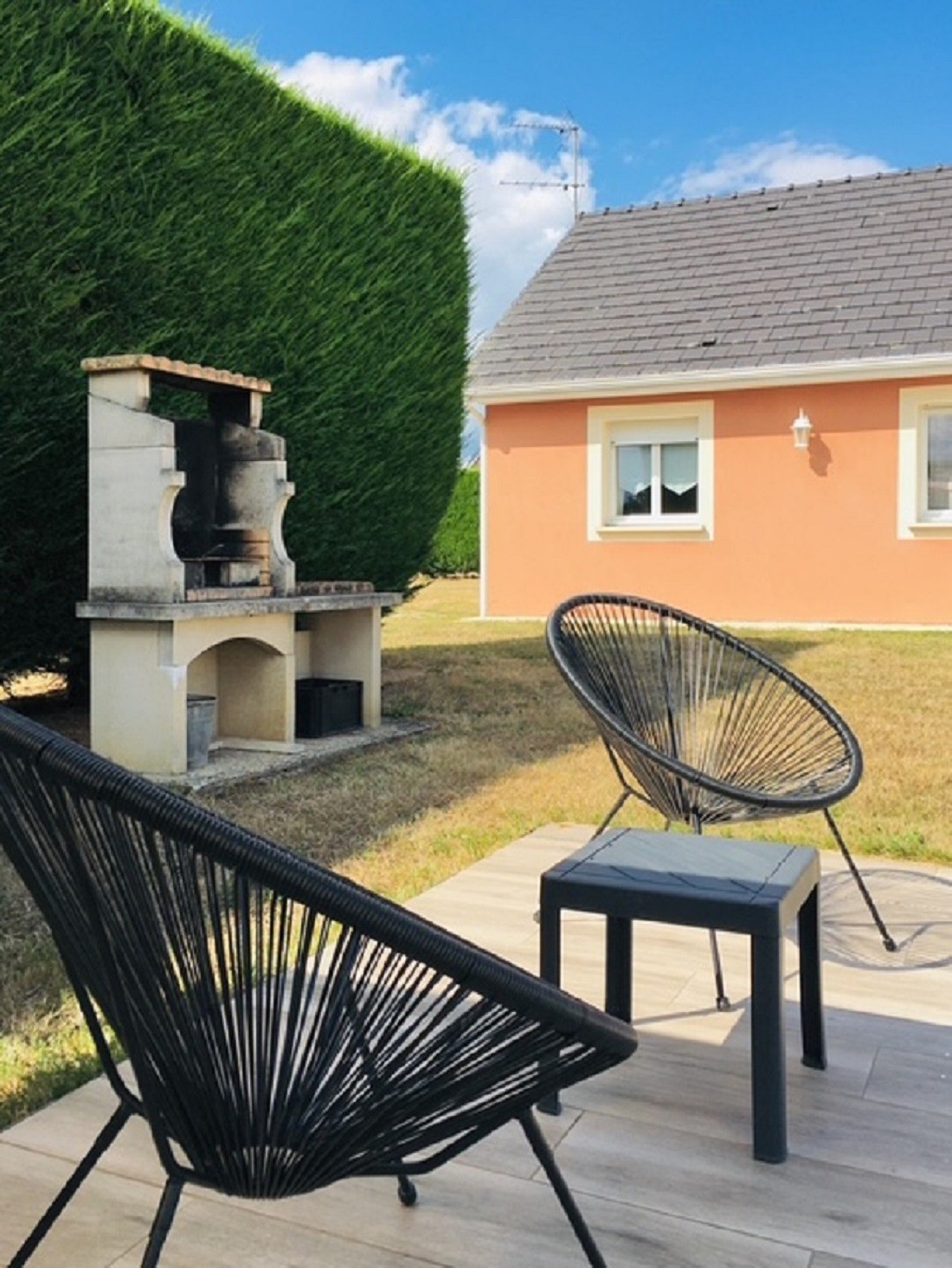 Gîte des Chaussades (avec piscine et tennis), Gouzon, Creuse - Coin barbecue