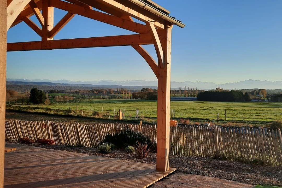 Duffort-Gers-Domaine de la Cambre-roulotte-camping à la ferme-nature-déconnexion-vue sur les Pyrénées