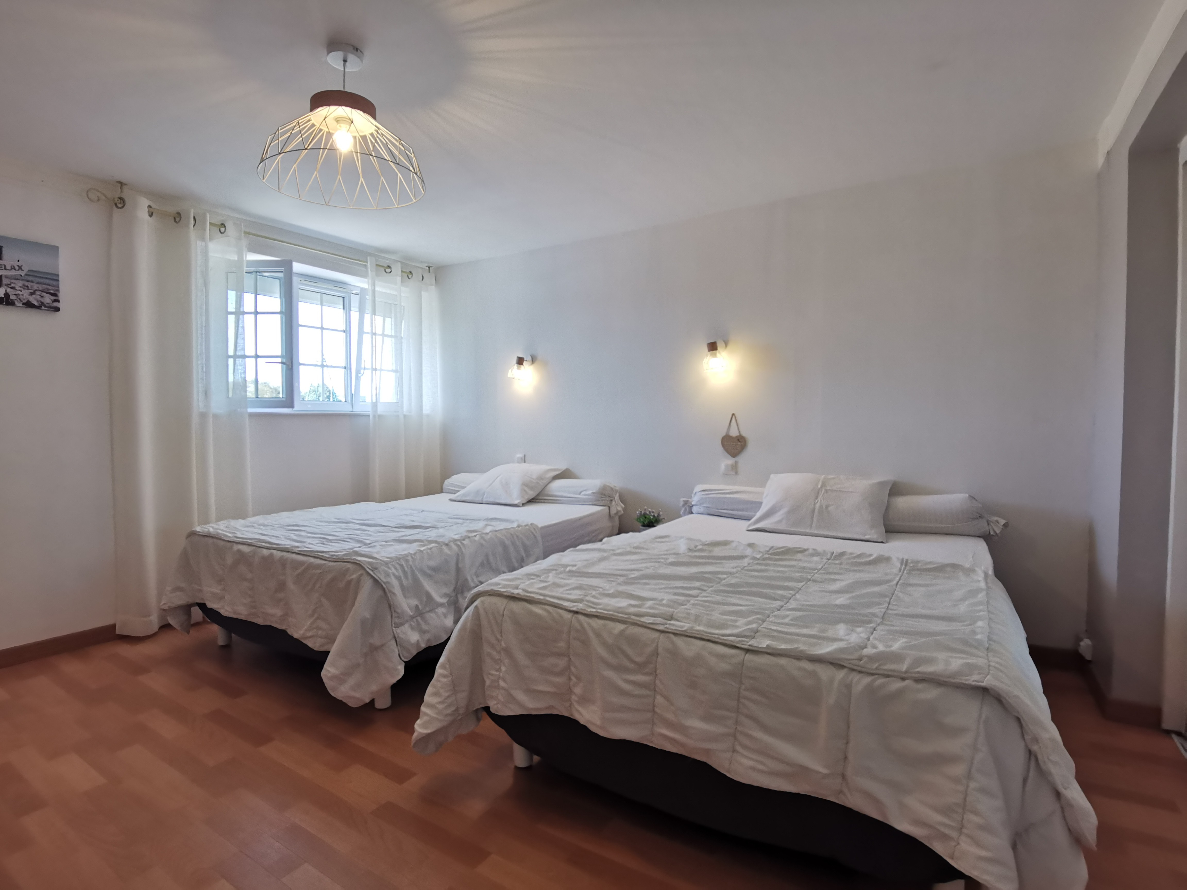 Une deuxieme chambre avec 2 lits de 140