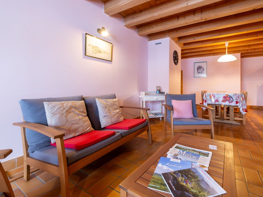 Rez-de-chaussée : Pièce de vie (séjour-cuisine).