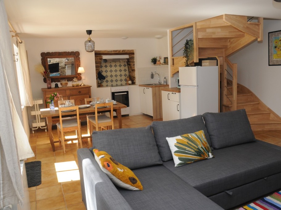 GALLET-SERRA location de vacances, Lanrodec, Clévacances, la pièce de vie avec salon séjour et cuisine