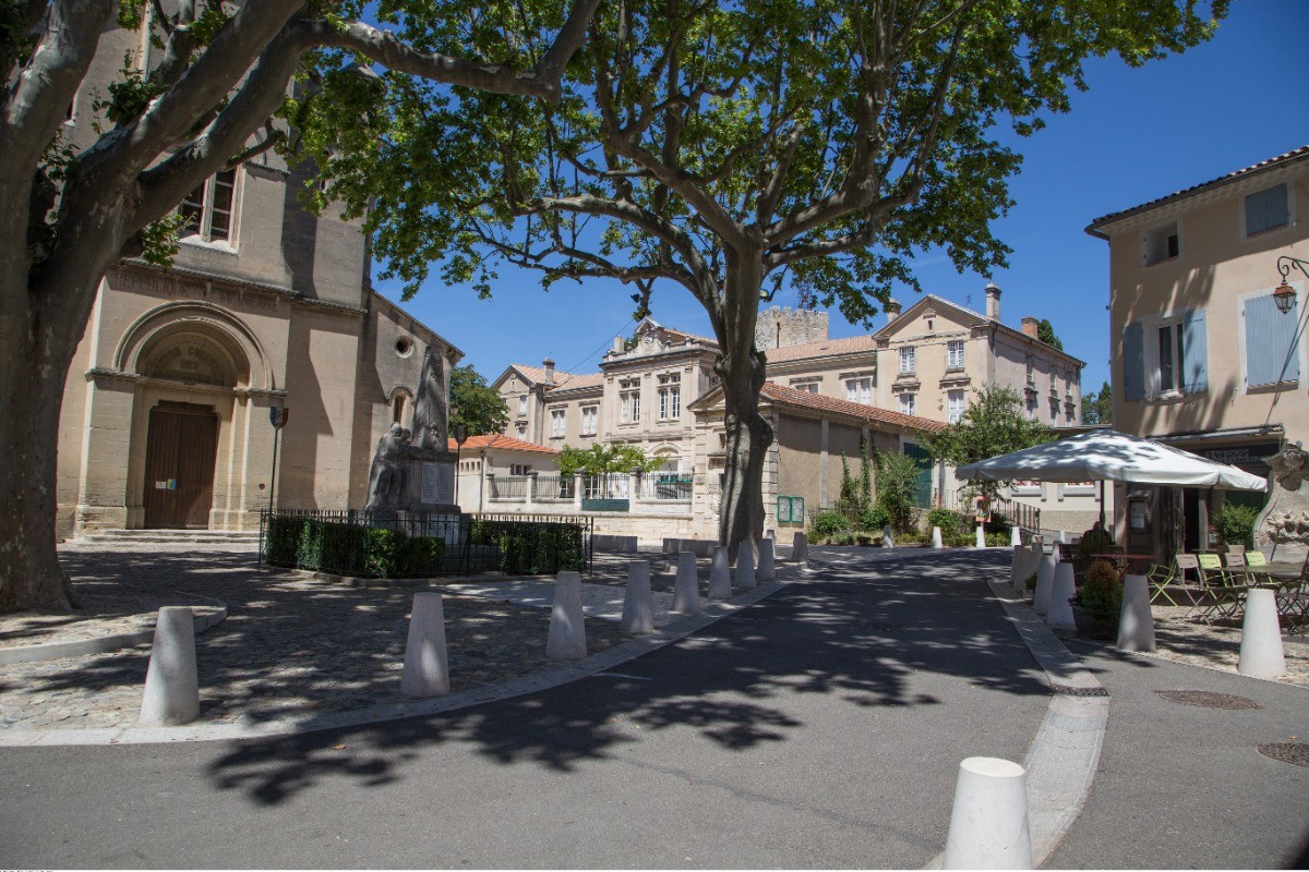 ©A. Hocquel/VPA Vue du village de Pernes