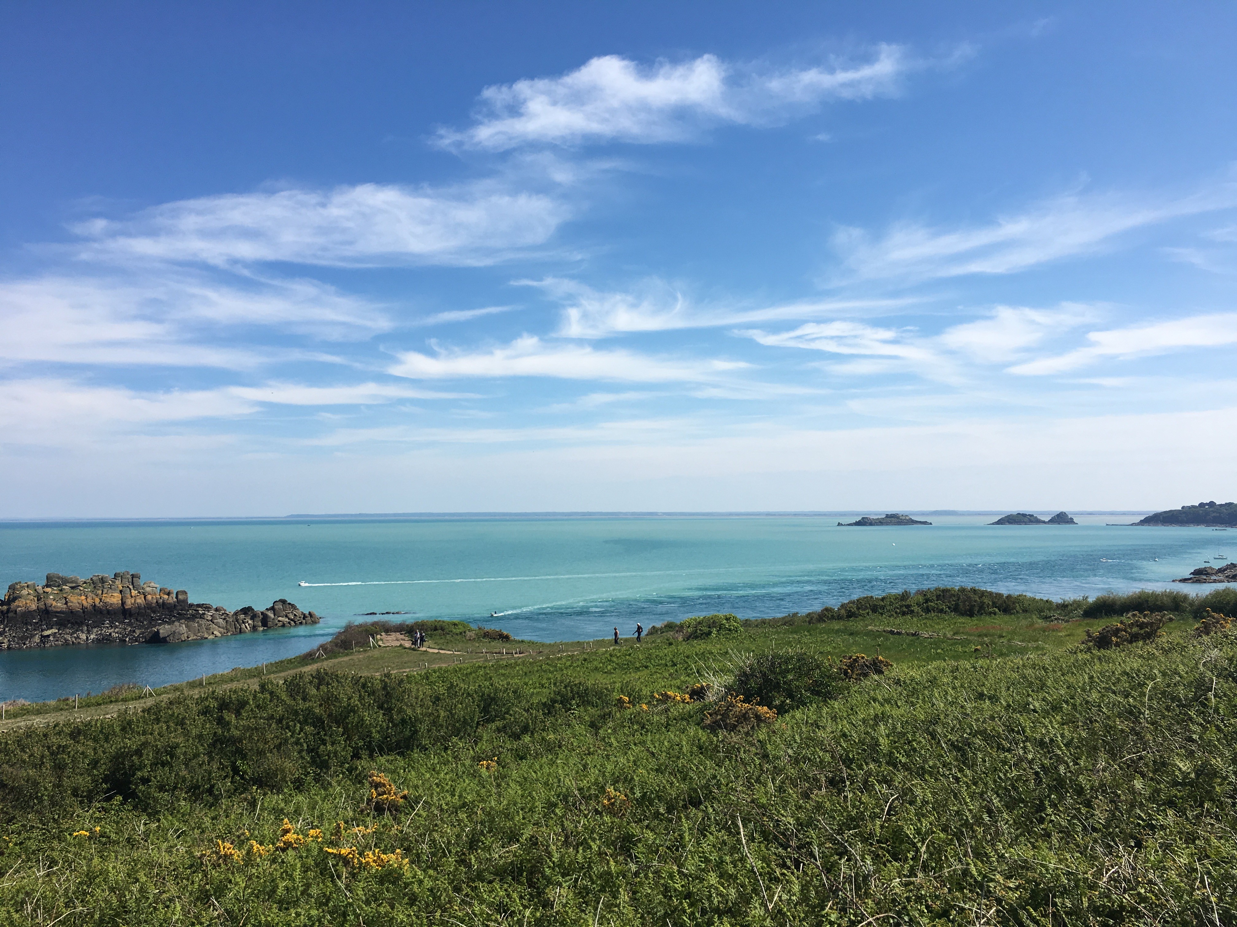 La Pointe du Groin à Cancale, espace naturel accessible à pied via le GR (parking à proximité et chemin PMR)