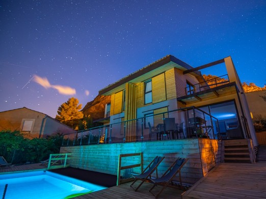 Halte Air et Go/ Cheval blanc/ Vue d'ensemble