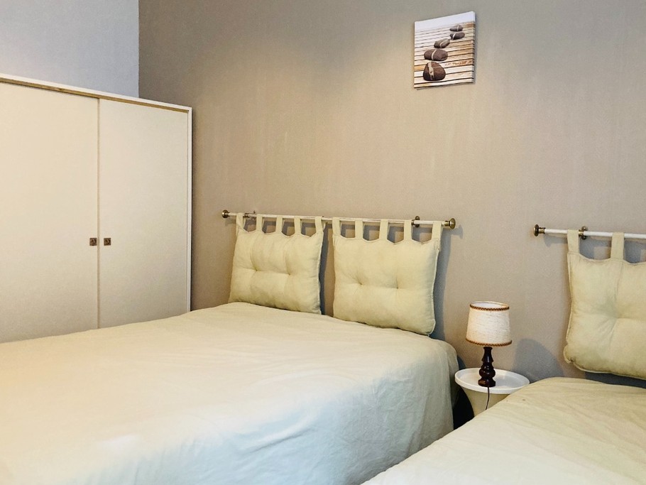 Chambre - lit double 140 + lit simple 90