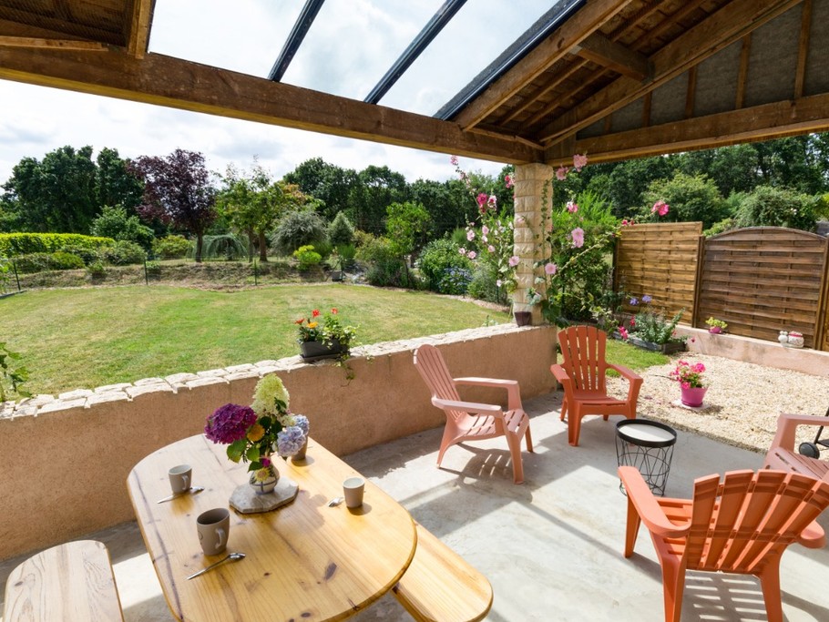 partager un repas ou se désaltérer après une journée bien remplie,
à l'abri.