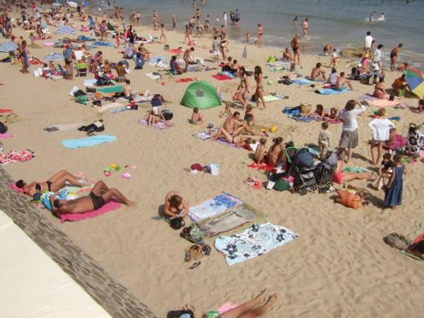 LA PLAGE EN JUILLET