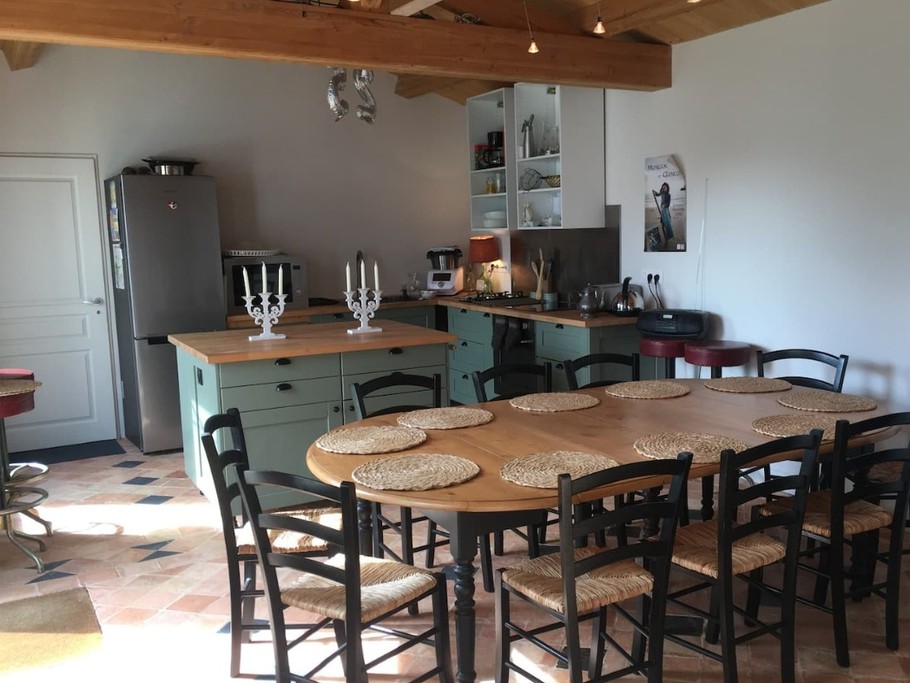 Cuisine ouverte sur le séjour - La maison 6 couchages et +