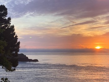 Magnifiques couleurs de lever de soleil sur Cancale.