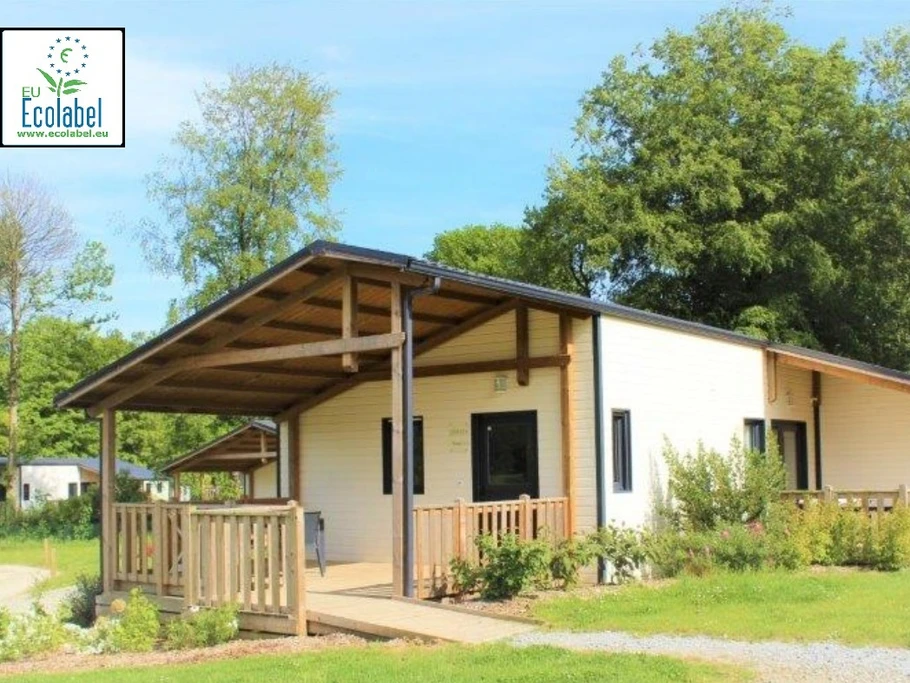 Domaine avec étang de pêche situé au sud des Cotes d’Armor à Merdrignac en Bretagne, Station Verte et Village Etape en plein centre de la Bretagne et proche de la forêt de Brocéliande. Le camping (emplacements, mobil homes, chalets) est ouvert à l’année.