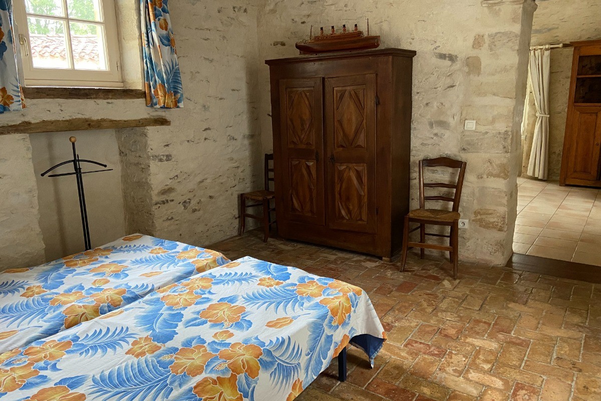 Chambre rez-de-chaussée