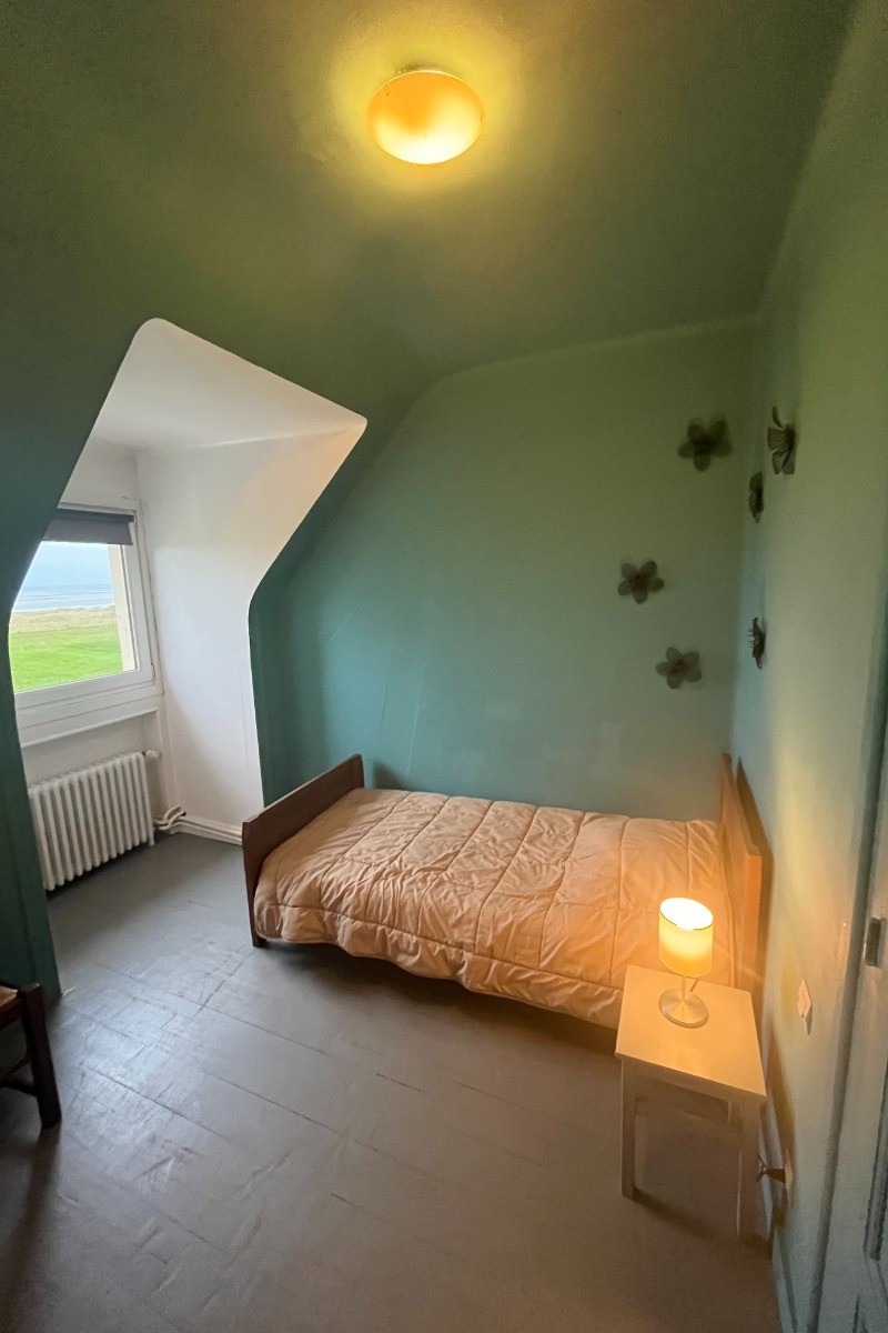 CHAMBRE ETAGE LIT UNE PLACE