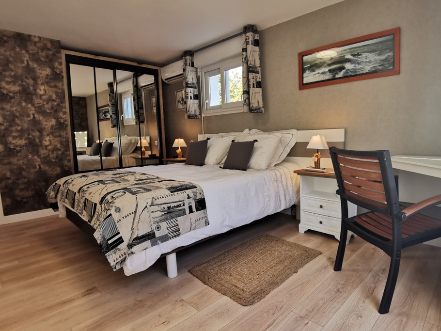 Grande chambre avec lit 160