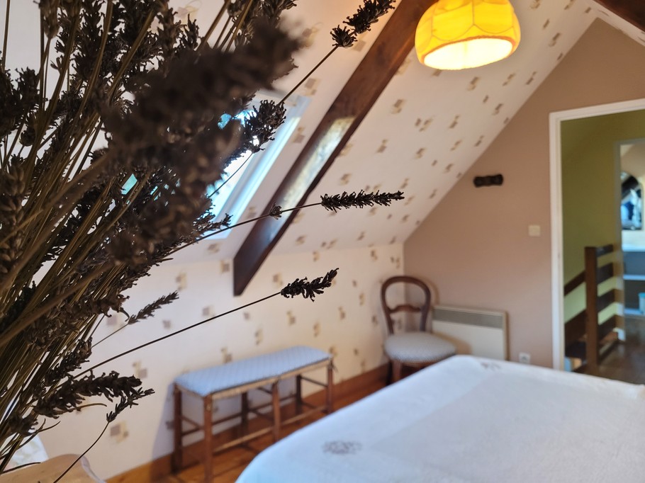 Le Grand, location de vacances Clévacances, chambre étage lit double