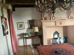 vue vue de la porte d'entrée gîte le blason bleu