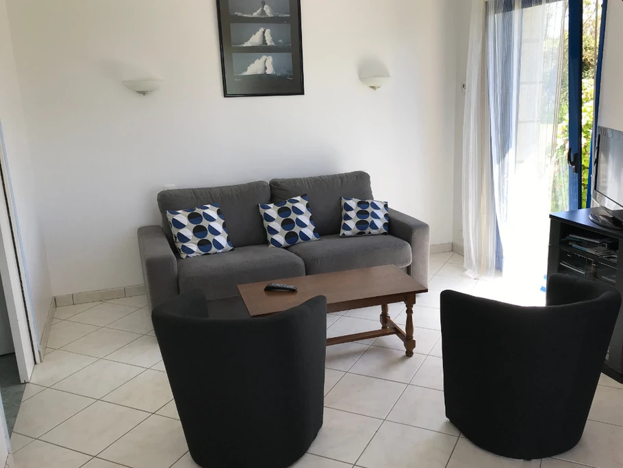 coin salon avec télévision