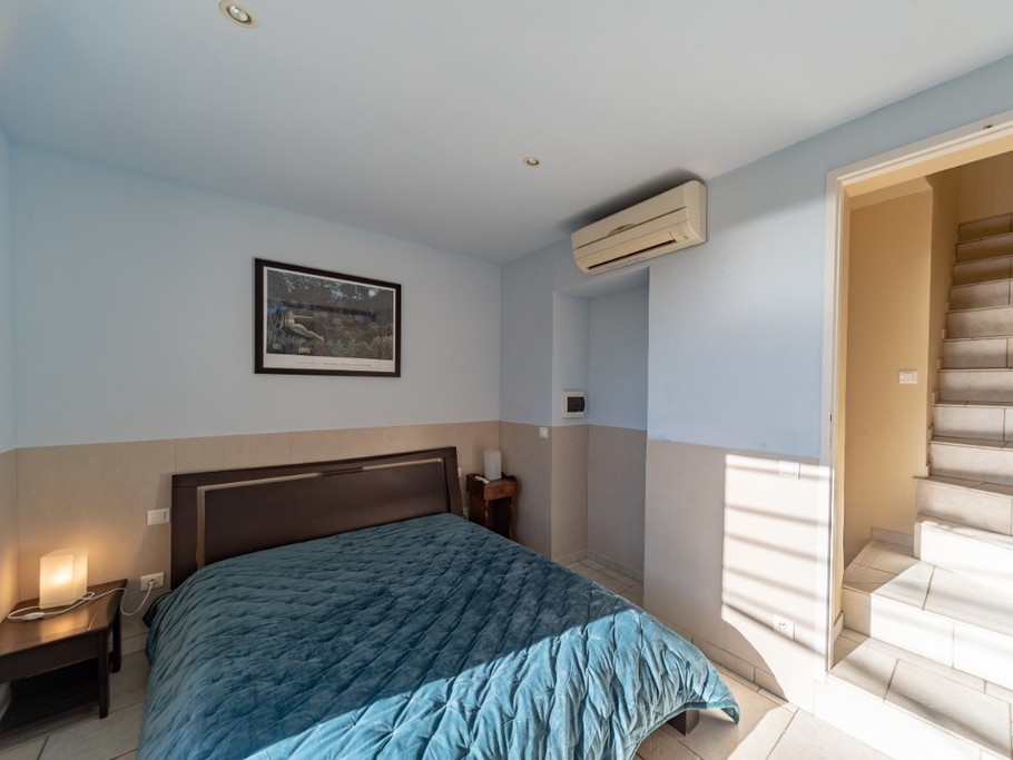 Chambre bleue en rez de chaussée