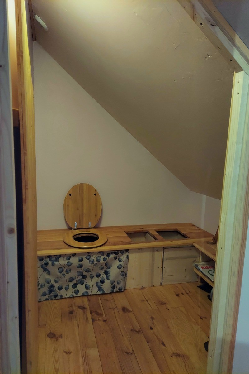 toilette sèche à l'étage